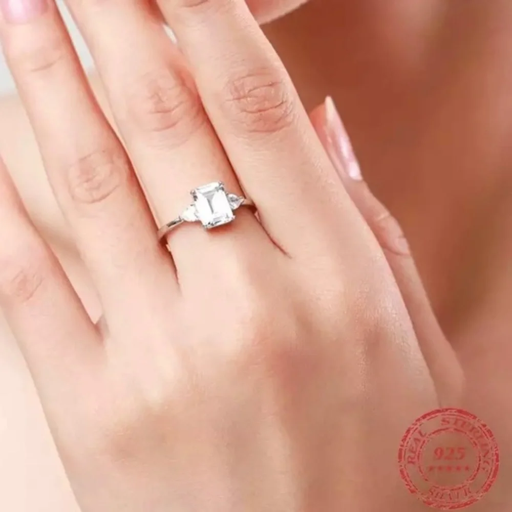 925 Sterling Silver Emerald Cut 2 Carat Cubic Zirconia Ring